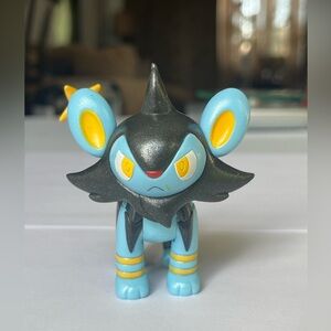 Luxio 3” Articulated Battle Figure Pokemon Collectible Nintendo Action Figure